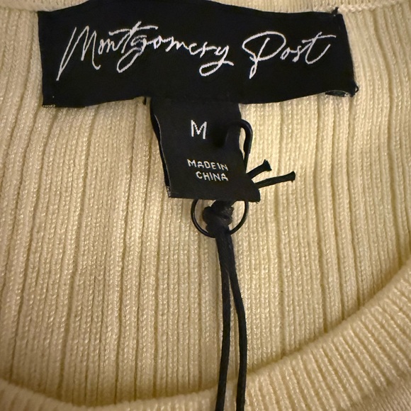 Women’s Pastel Yellow Short Sleeve Ribbed Sweater - Picture 2 of 5